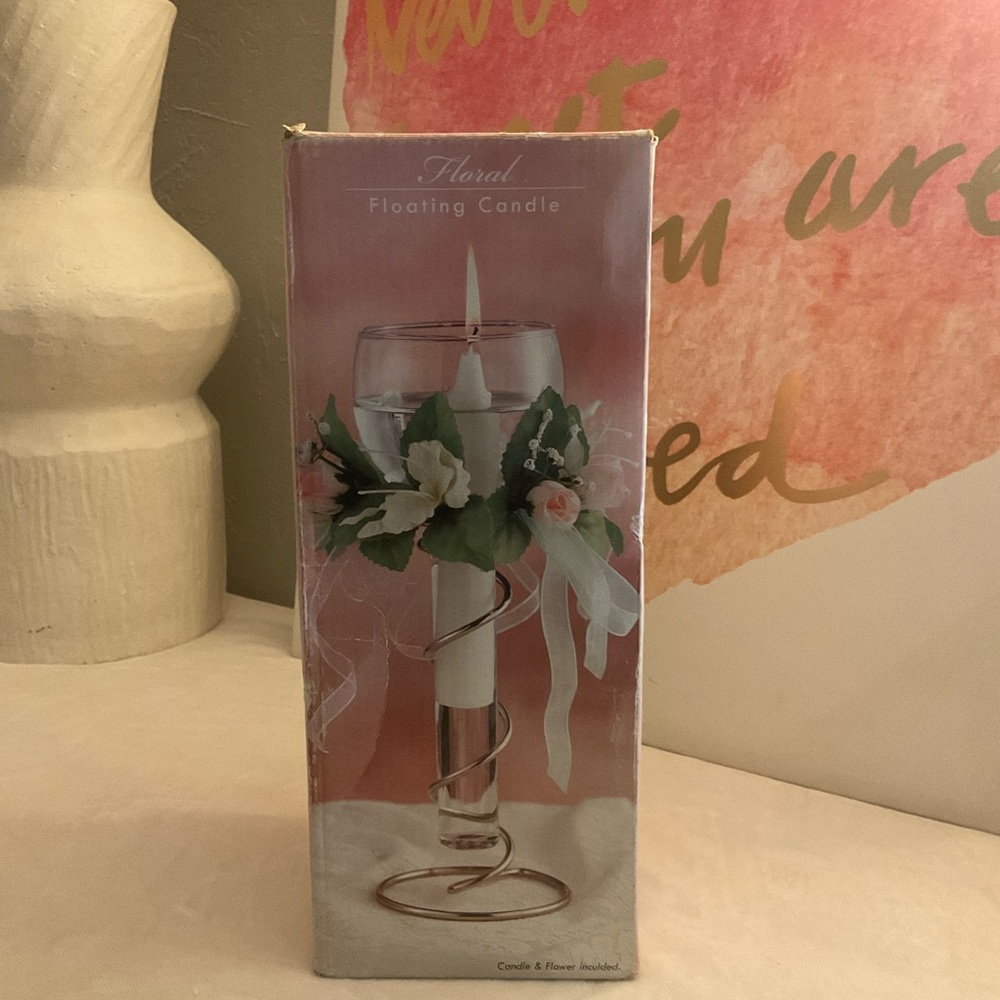 Home Interiors Floral Floating Candle with White and Green Details